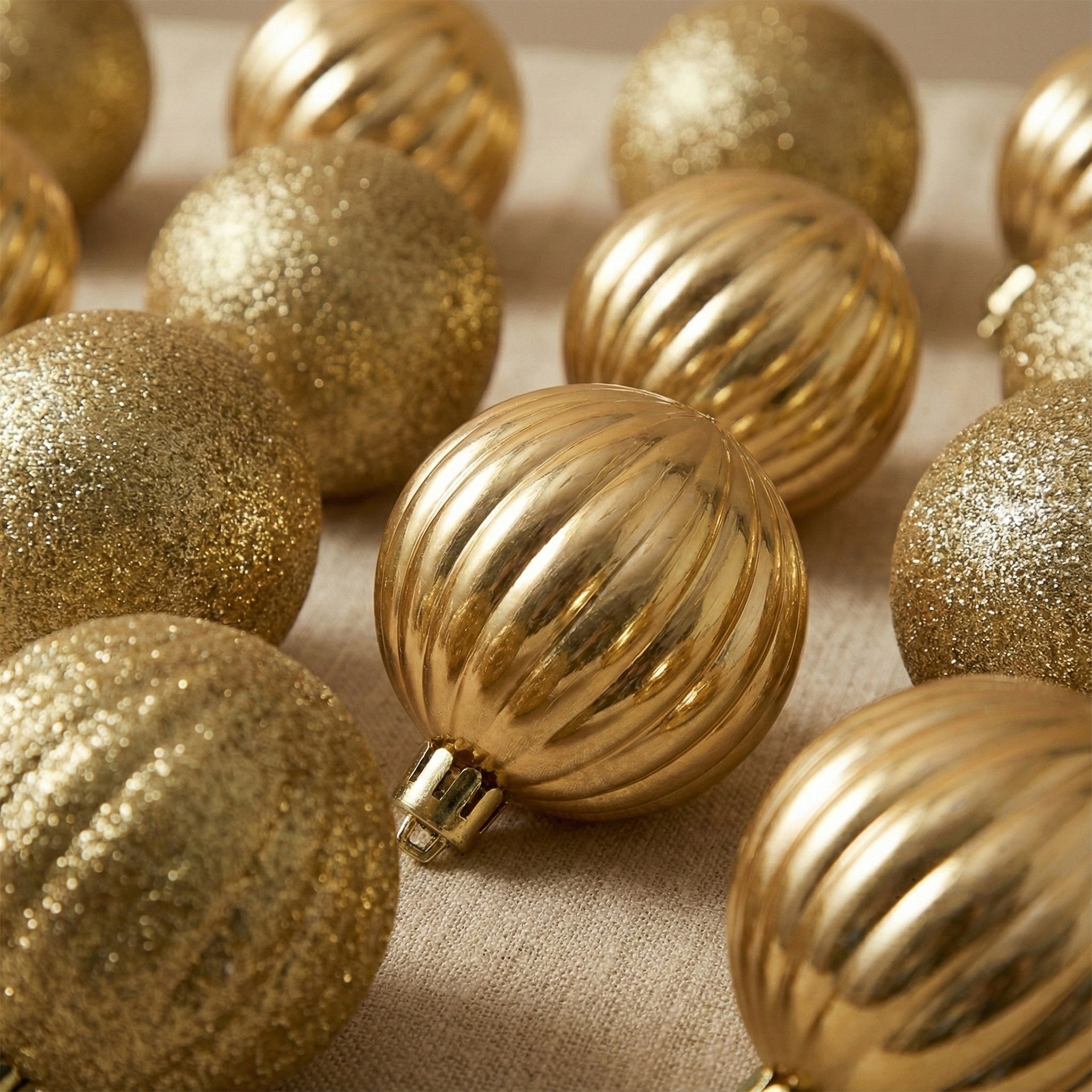 ⭐ Set de Bambalinas Navideñas Doradas – Edición Elegance