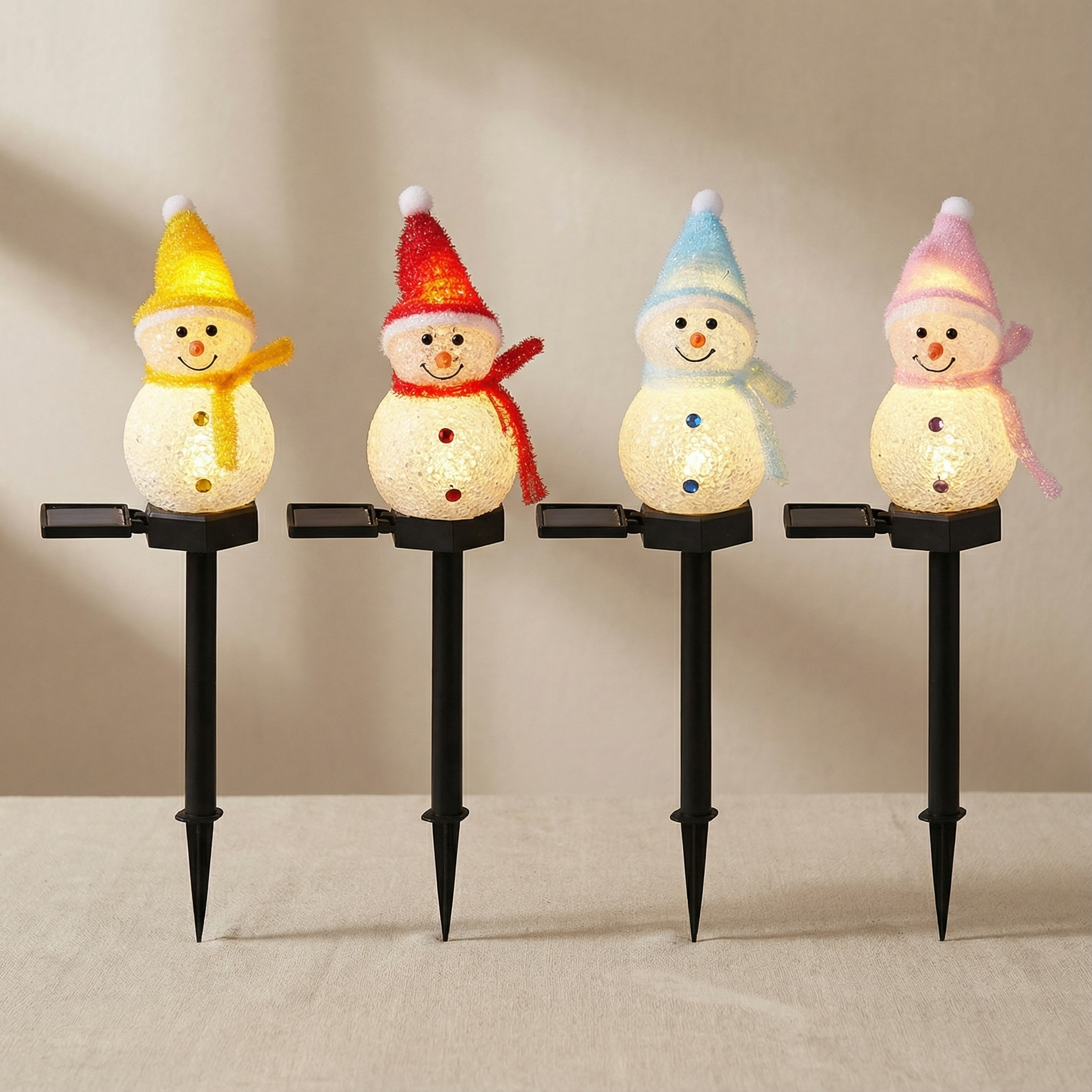 ⭐ Snow Family Solar – Pack de 4 Muñecos de Nieve