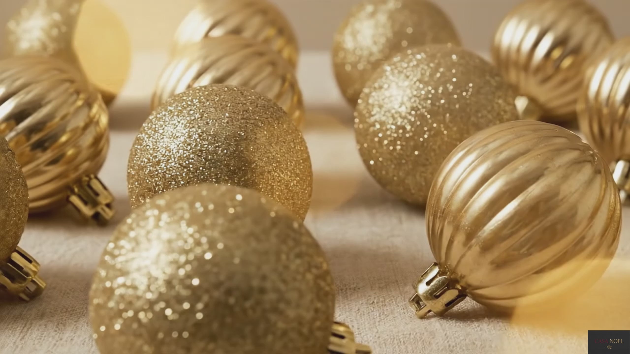 ⭐ Set de Bambalinas Navideñas Doradas – Edición Elegance